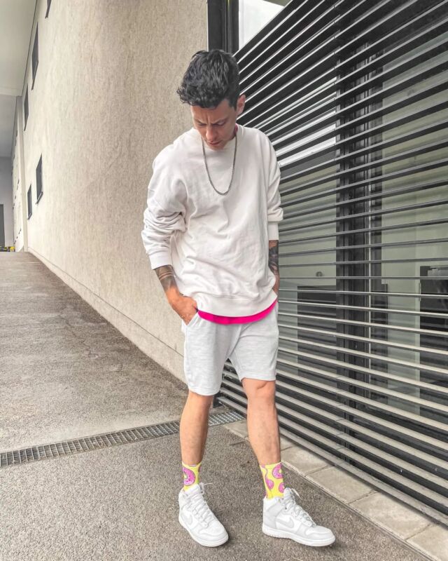 Throwback to that amazing look by @der_mamo 💛 We love it!
#fashion #outfitinspiration #streetwear #streetweartrends #trendspotter #malemodel #maleinfluencer #germaninfluencer #germanblogger_de #sneakerstyle #sportyfashion #sportswear #nikeshoes #nikestyle #blogger_de #bloggerfashion #bloggerlifestyle #bloggerlove #influencerstyle #styleinfluencer #styleinspo #stylemen #stylediary #menswearblogger #menswearclothing #socks